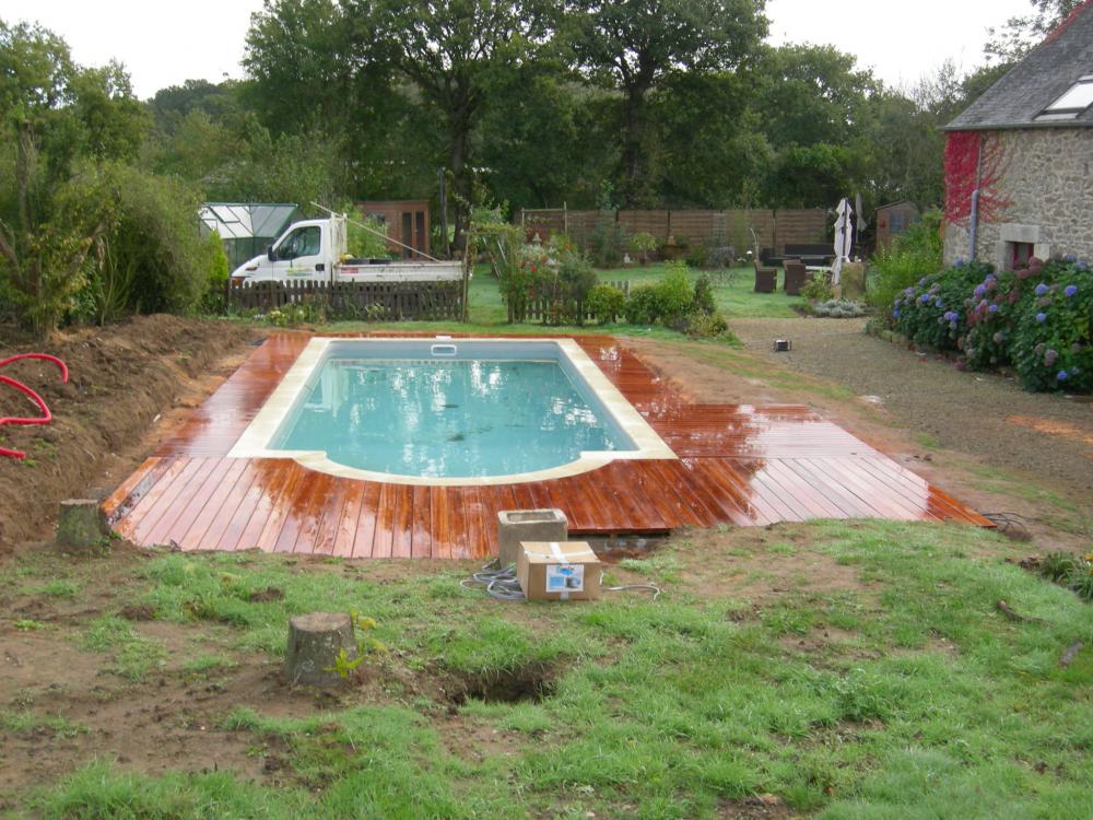 Terrasse autour de piscine